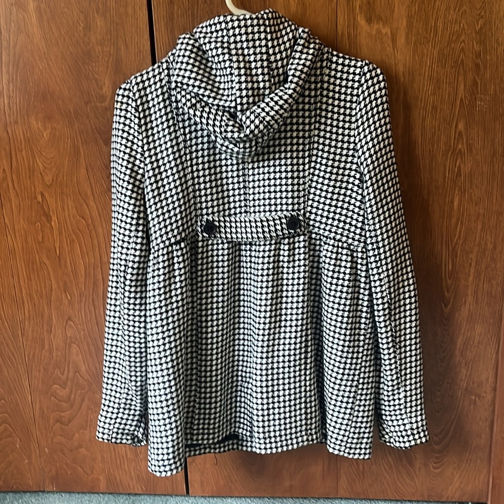Babydoll style houndstooth coat, with hood - Picture 2 of 4